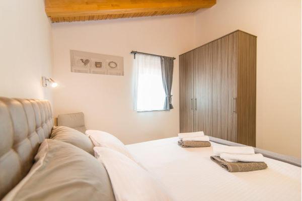Villa Silver Novigrad With Private Pool エクステリア 写真