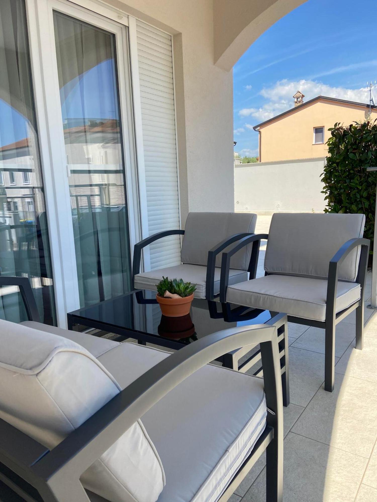 Villa Silver Novigrad With Private Pool エクステリア 写真
